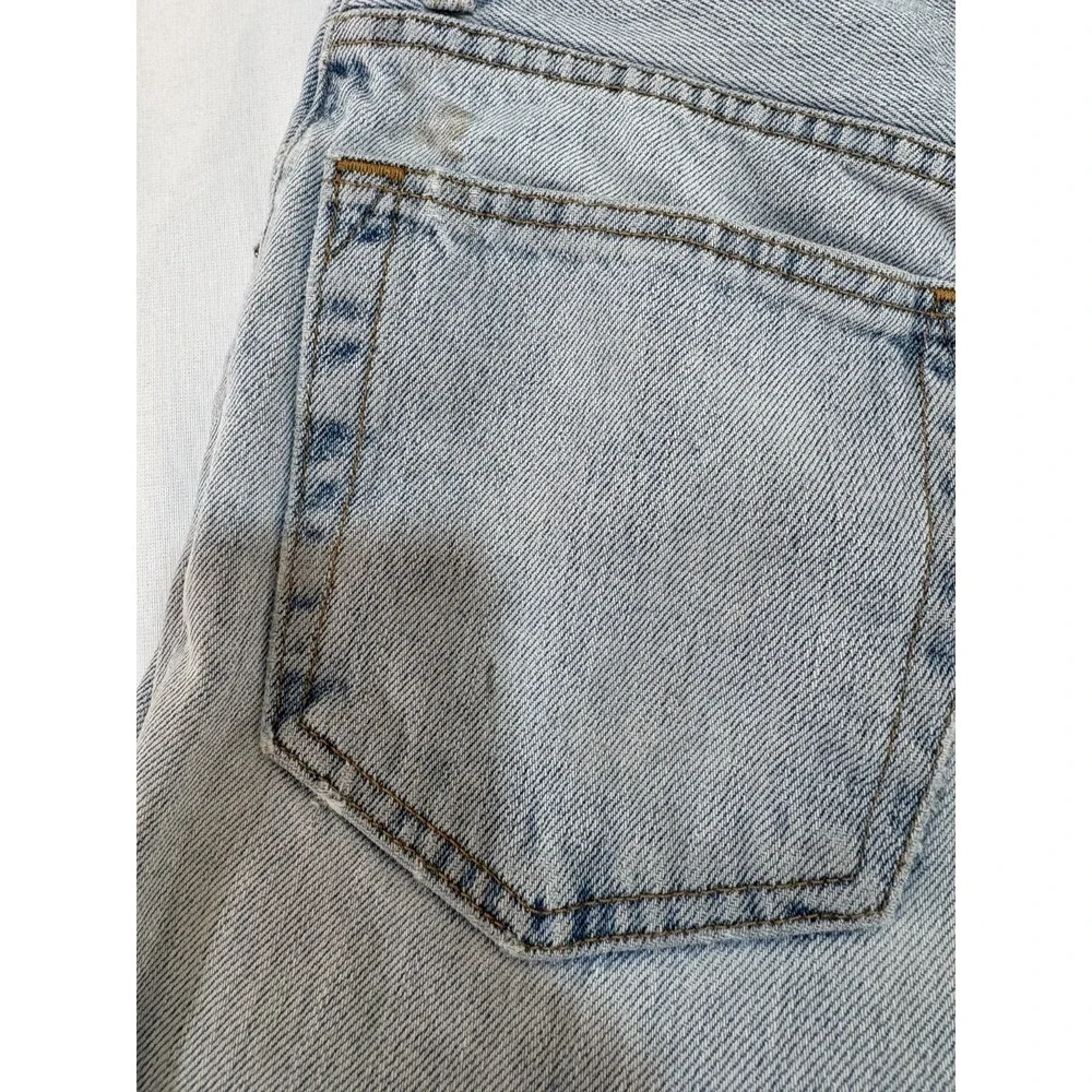 Levis signature by